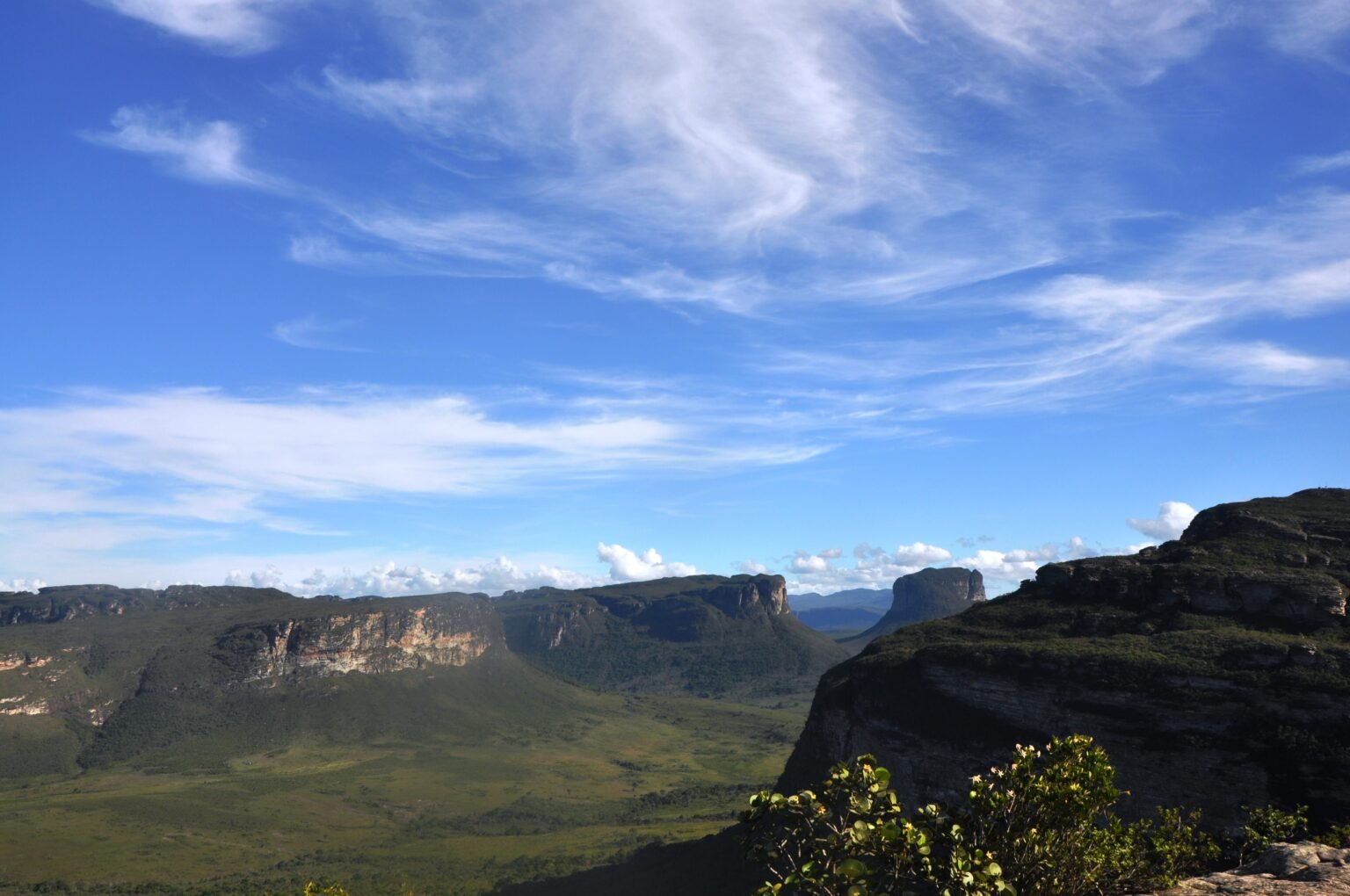 Vista de Águas Claras do Morro do Pai Inácio